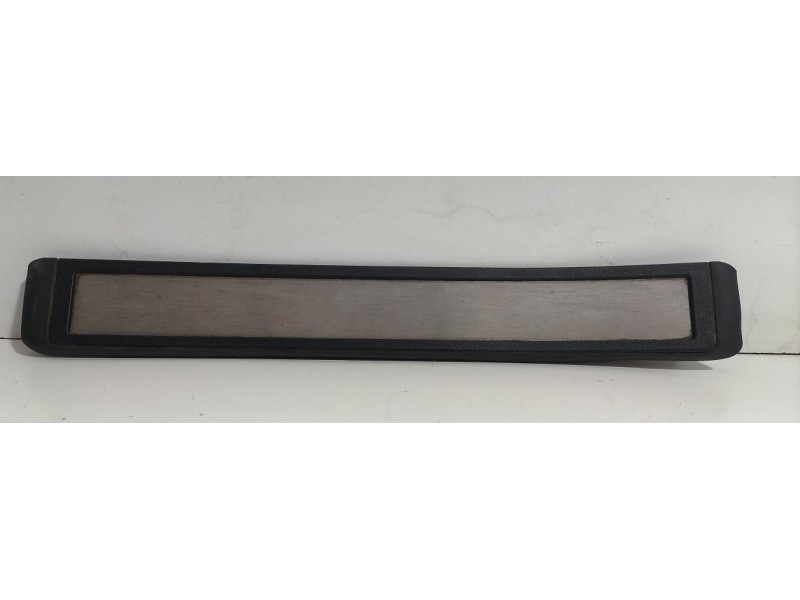 Recambio de molduras traseras para mercedes-benz clase e (w211) berlina e 220 cdi (211.008) referencia OEM IAM A2116801535 78427