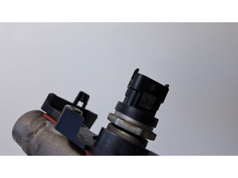 Recambio de rampa inyectora para renault scenic ii 1.9 dci diesel referencia OEM IAM 8200715519 76263 R