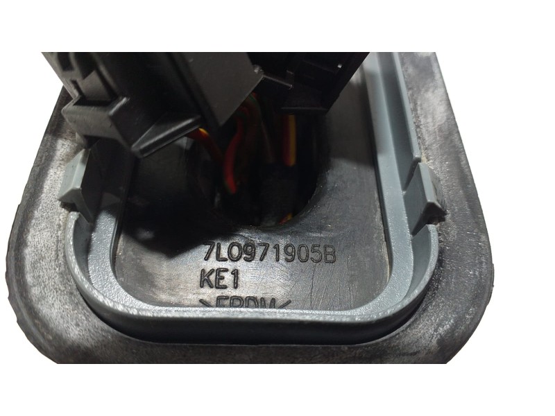 Recambio de puerta trasera izquierda para volkswagen touareg (7la) v6 referencia OEM IAM 7L0971905B 55018 