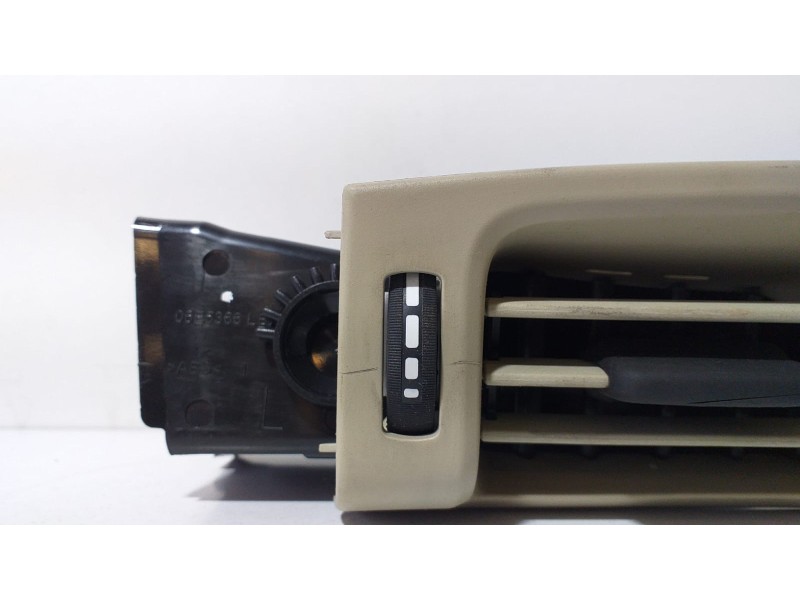 Recambio de rejilla aireadora para volvo xc60 r-design 2wd referencia OEM IAM 30671770 69095 