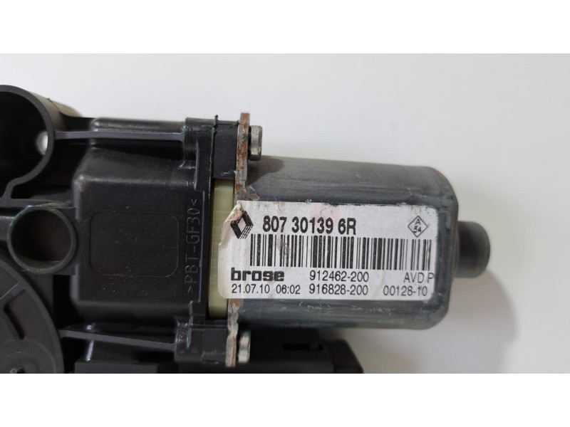 Recambio de motor elevalunas delantero derecho para renault megane iii berlina 5 p expression referencia OEM IAM 807301396R 7628