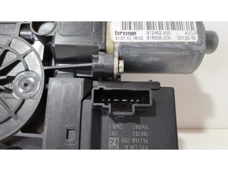 Recambio de motor elevalunas delantero derecho para renault megane iii berlina 5 p expression referencia OEM IAM 807301396R 7628