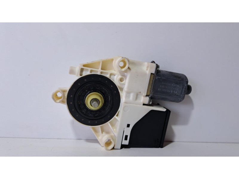 Recambio de motor elevalunas trasero derecho para renault megane iii berlina 5 p expression referencia OEM IAM 827306548R 76287 