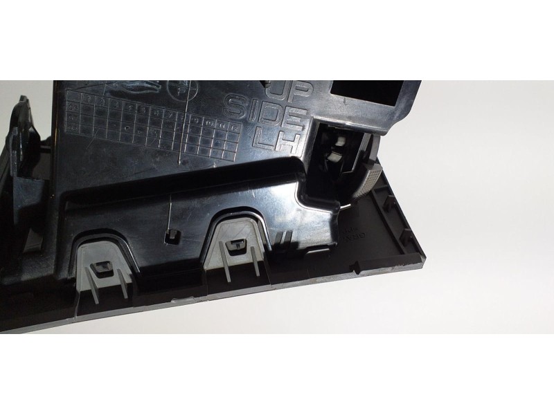 Recambio de rejilla aireadora para nissan x-trail (t31) le referencia OEM IAM 68761JG40A 69100 