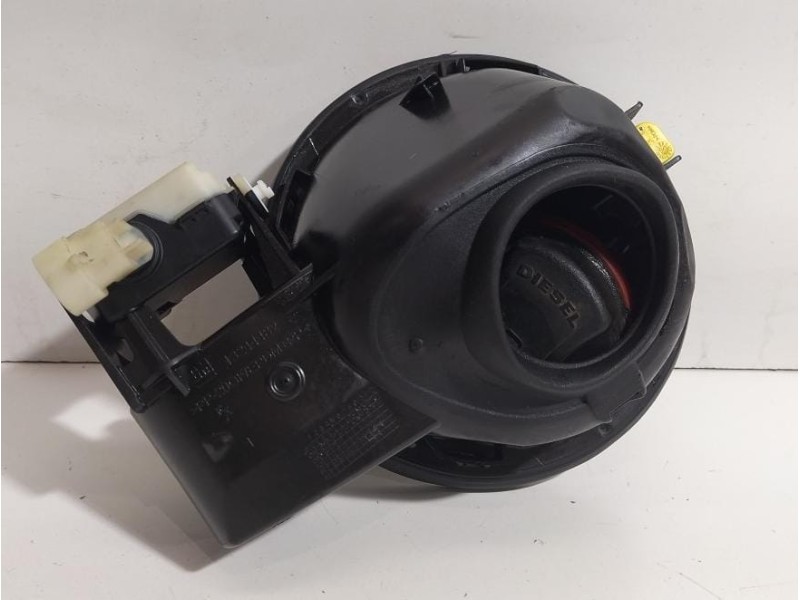 Recambio de tapa exterior combustible para opel insignia berlina cosmo referencia OEM IAM 13244482 78466 