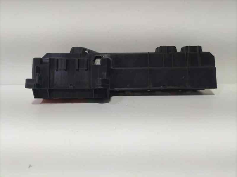 Recambio de caja reles / fusibles para bmw serie 5 berlina (e60) 520d referencia OEM IAM 61146957330 87100 