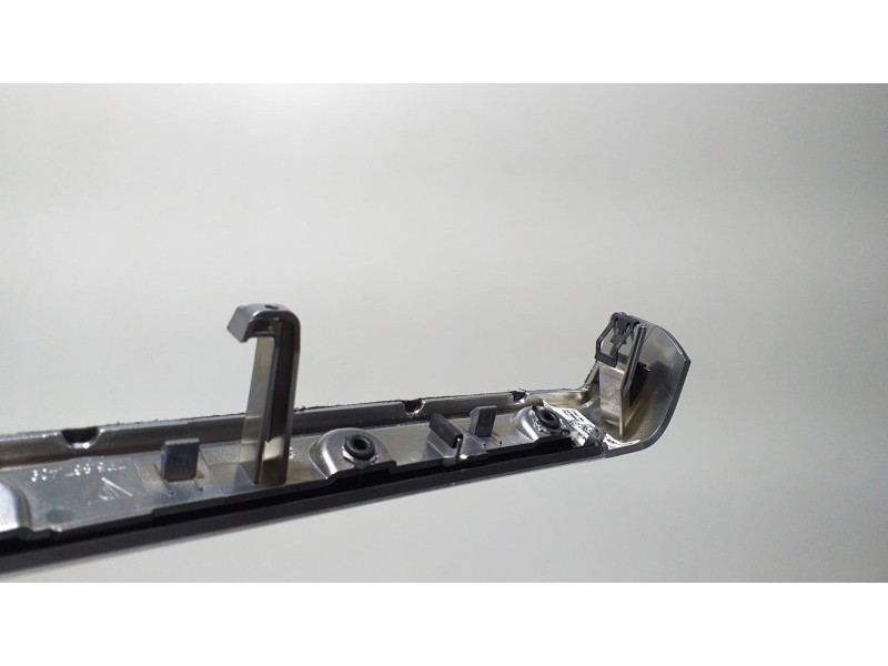 Recambio de molduras delanteras para porsche cayenne (typ 92aa) gts referencia OEM IAM 7P5867409 66600 