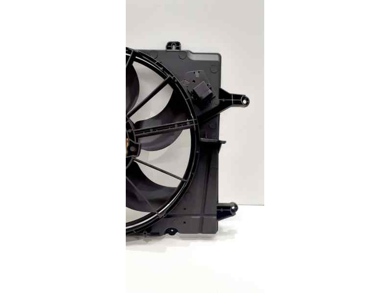 Recambio de electroventilador para renault megane i coach/coupe (da0) 1.6e alize referencia OEM IAM 8240257 42100 