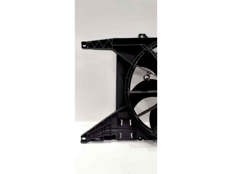 Recambio de electroventilador para renault megane i coach/coupe (da0) 1.6e alize referencia OEM IAM 8240257 42100 