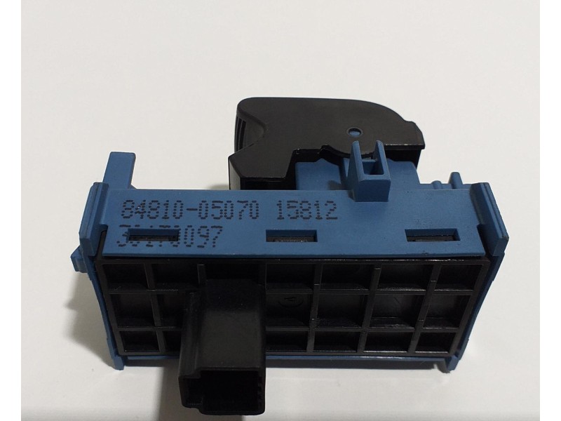 Recambio de mando elevalunas trasero derecho para toyota avensis cross sport (t27) comfort referencia OEM IAM 8481005070 55113 