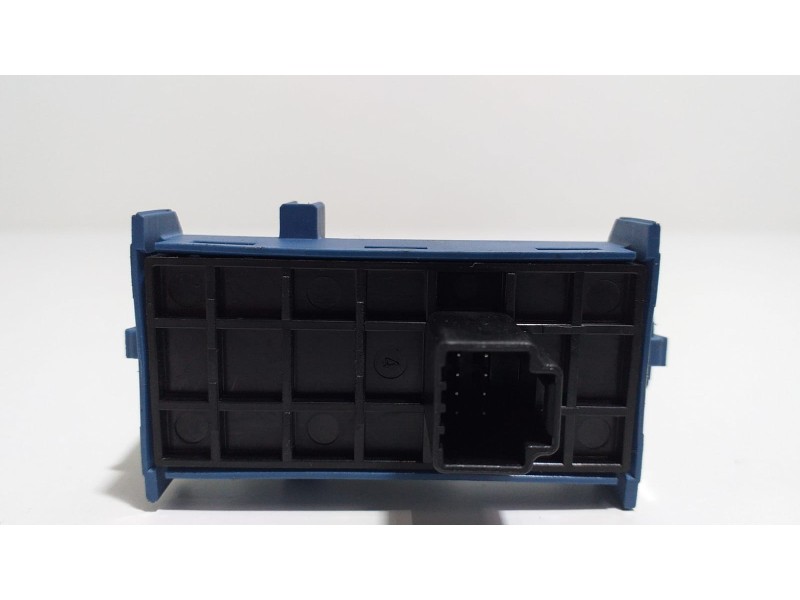 Recambio de mando elevalunas trasero derecho para toyota avensis cross sport (t27) comfort referencia OEM IAM 8481005070 55113 