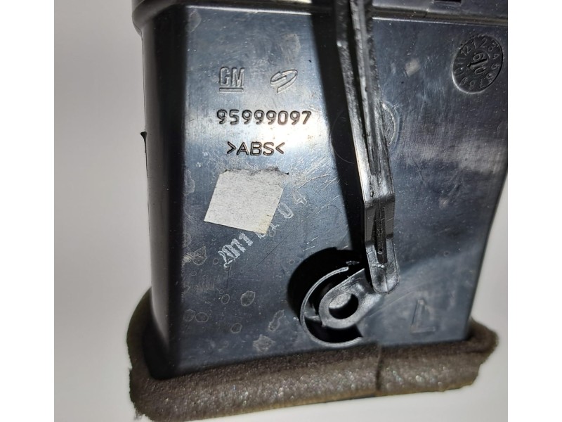 Recambio de rejilla aireadora para chevrolet cruze hatchback lt referencia OEM IAM 95999097 76338 R