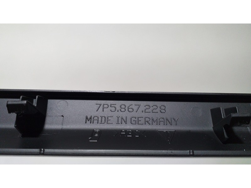 Recambio de molduras delanteras para porsche cayenne (typ 92aa) gts referencia OEM IAM 7P5867228 66613 