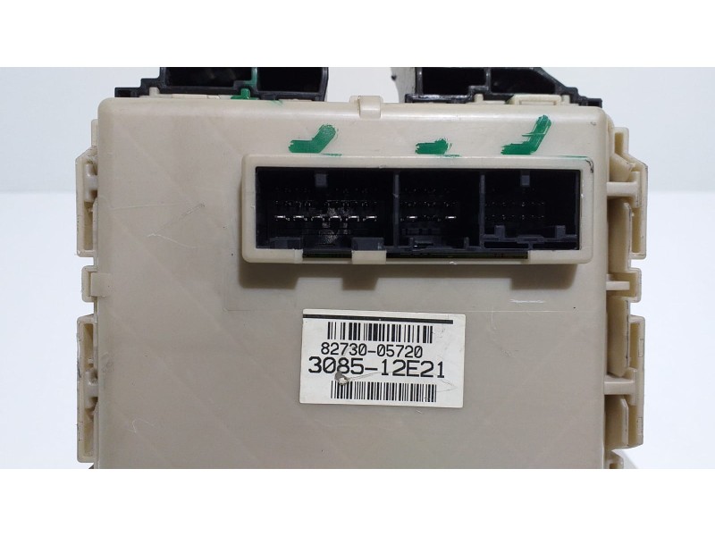 Recambio de caja reles / fusibles para toyota avensis cross sport (t27) comfort referencia OEM IAM 8273005720 55126 