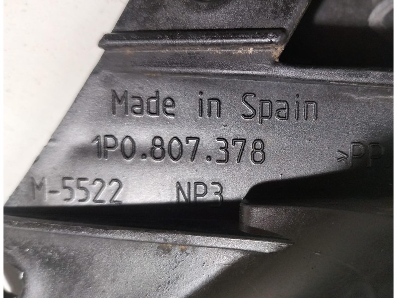 Recambio de moldura para seat leon (1p1) fr referencia OEM IAM 1P0807378 78385 R