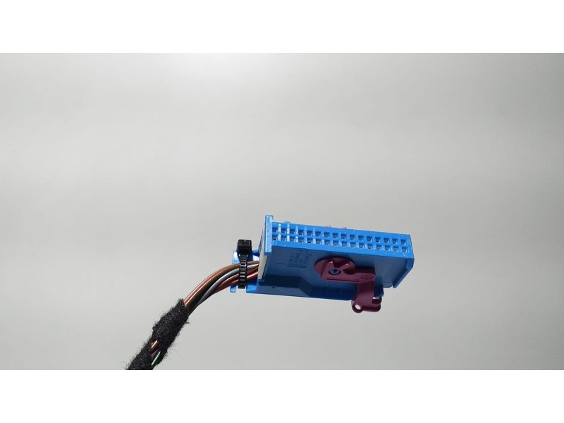 Recambio de guarnecido puerta delantera derecha para porsche cayenne (typ 92aa) gts referencia OEM IAM 7P5971121 66618 