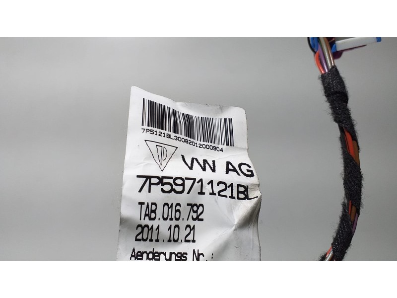 Recambio de guarnecido puerta delantera derecha para porsche cayenne (typ 92aa) gts referencia OEM IAM 7P5971121 66618 