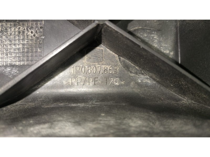 Recambio de moldura para seat leon (1p1) fr referencia OEM IAM 1P0807863 78388 R