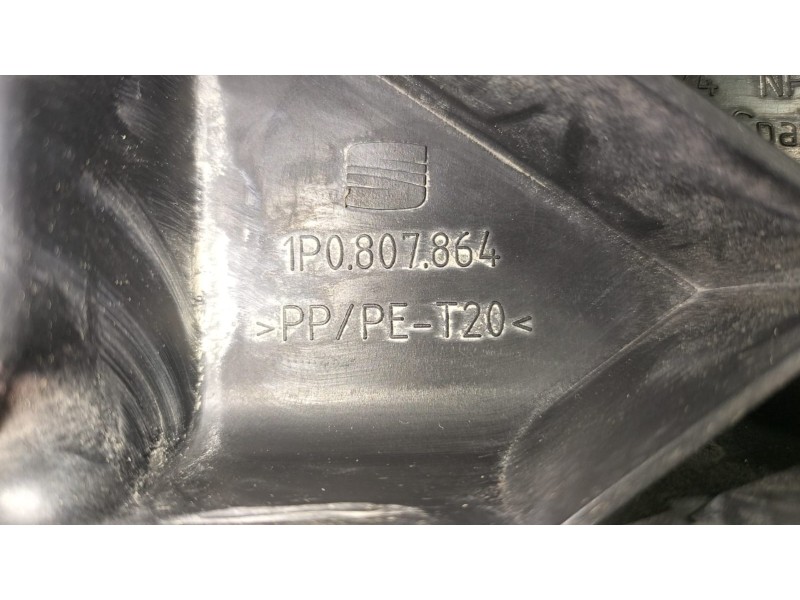 Recambio de moldura para seat leon (1p1) fr referencia OEM IAM 1P0807864 78389 R