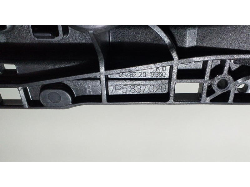 Recambio de maneta interior trasera derecha para porsche cayenne (typ 92aa) gts referencia OEM IAM 7P5837020 66623 