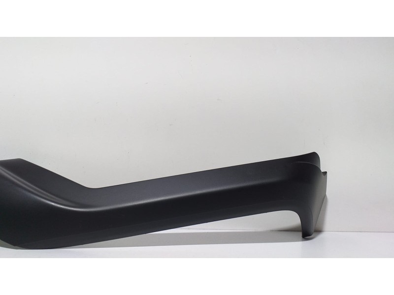 Recambio de molduras traseras para porsche cayenne (typ 92aa) gts referencia OEM IAM 7P5868438 66625 