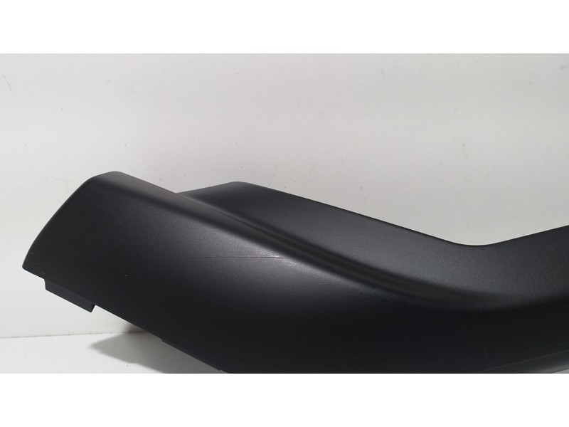 Recambio de molduras traseras para porsche cayenne (typ 92aa) gts referencia OEM IAM 7P5868438 66625 