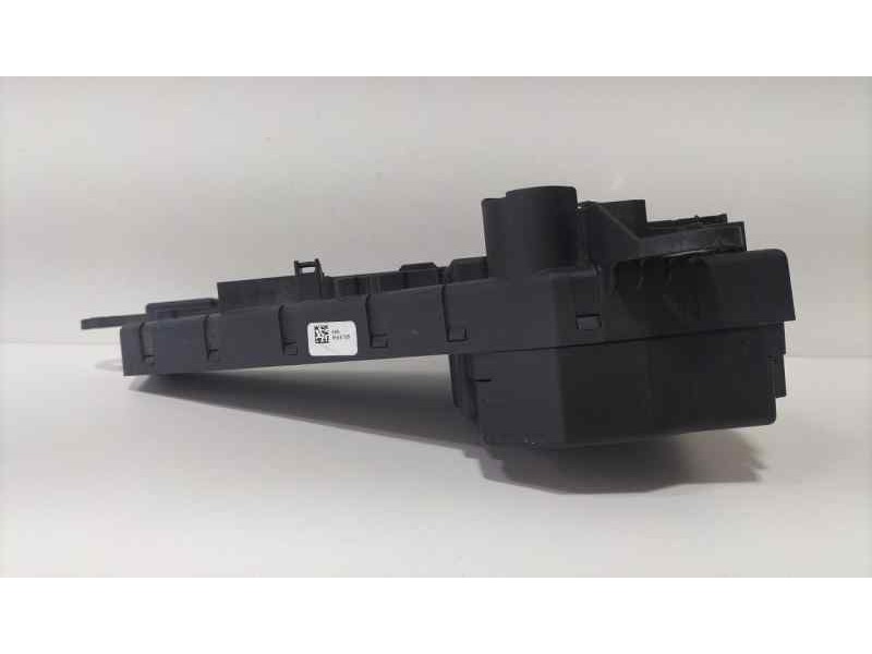 Recambio de caja reles / fusibles para bmw serie 5 berlina (e60) 520d referencia OEM IAM 9138830 87124 