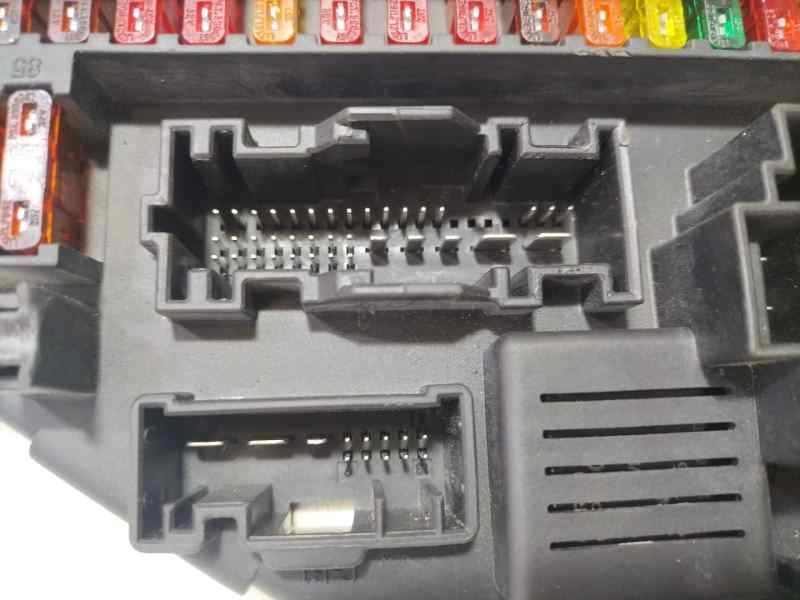 Recambio de caja reles / fusibles para bmw serie 5 berlina (e60) 520d referencia OEM IAM 9138830 87124 