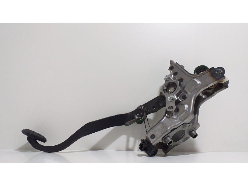 Recambio de pedal embrague para toyota avensis cross sport (t27) comfort referencia OEM IAM 1ADFTV 55166 