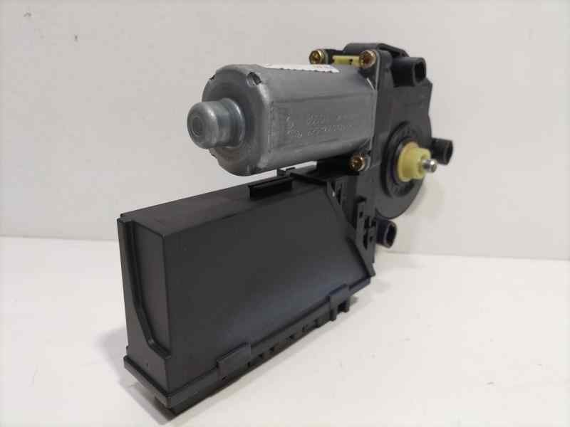 Recambio de motor elevalunas trasero derecho para volkswagen touareg (7la) tdi v10 referencia OEM IAM 7L0959704B 82378 