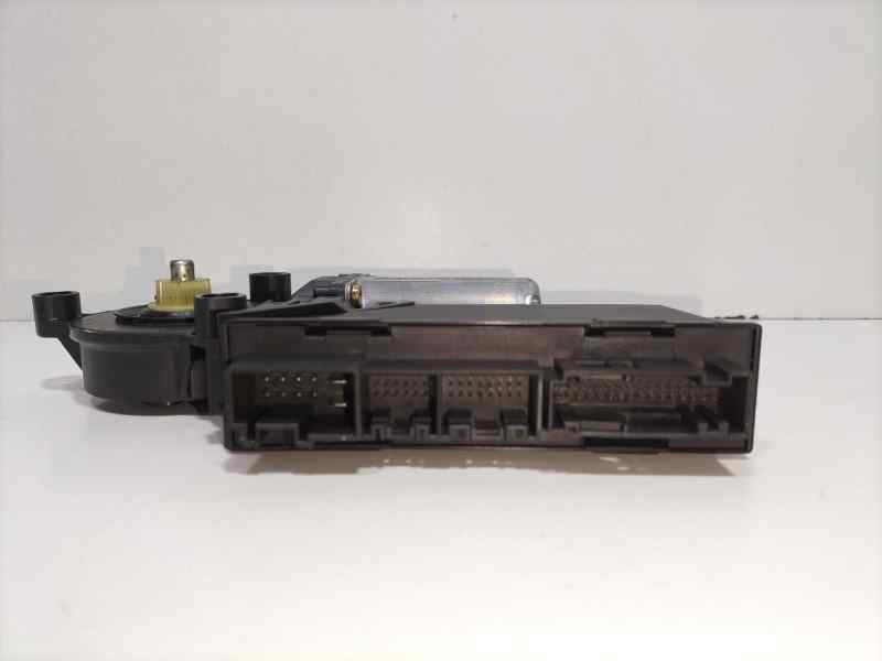 Recambio de motor elevalunas delantero derecho para volkswagen touareg (7la) tdi v10 referencia OEM IAM 7L0959702B 82381 