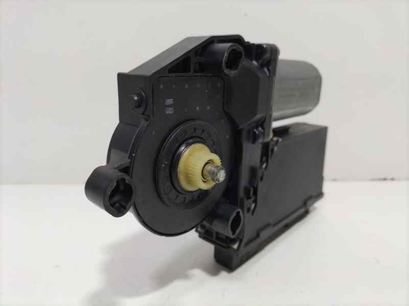 Recambio de motor elevalunas delantero derecho para volkswagen touareg (7la) tdi v10 referencia OEM IAM 7L0959702B 82381 