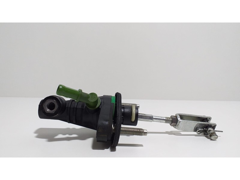 Recambio de bomba embrague para toyota avensis cross sport (t27) comfort referencia OEM IAM 3142002051B 55188 