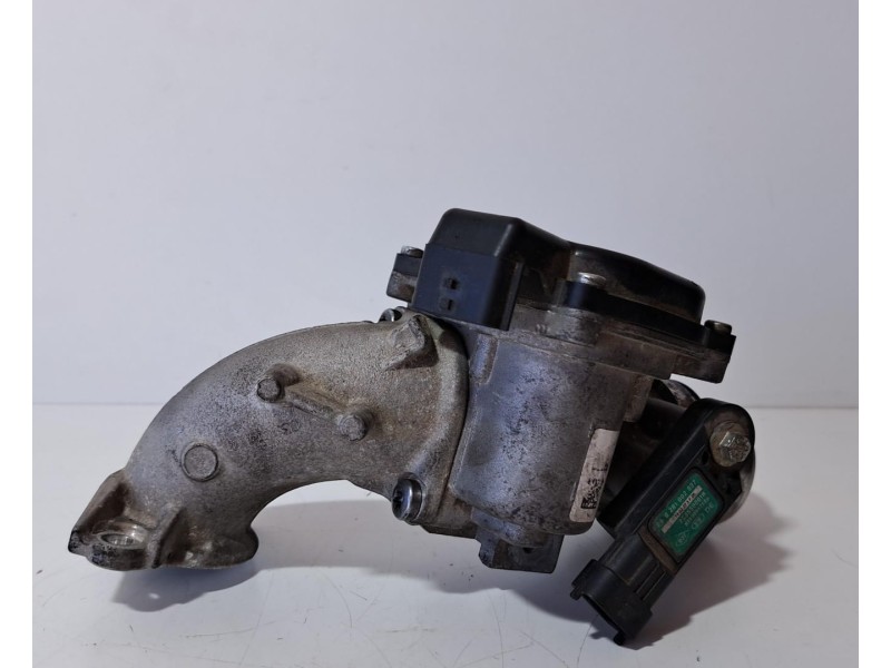 Recambio de caja mariposa para dacia dokker 1.5 dci diesel fap cat referencia OEM IAM 161A05457R 76400 R