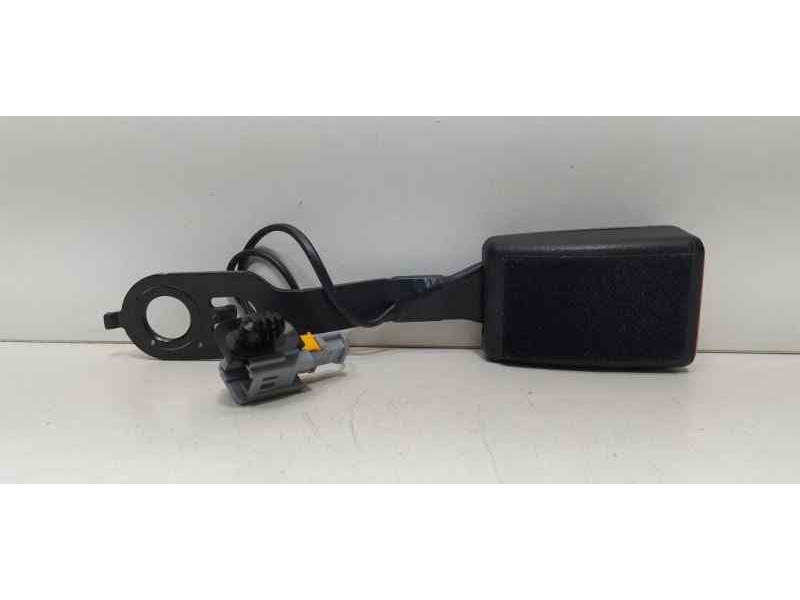 Recambio de cinturon seguridad delantero derecho para peugeot 208 access referencia OEM IAM 8H01 85825 