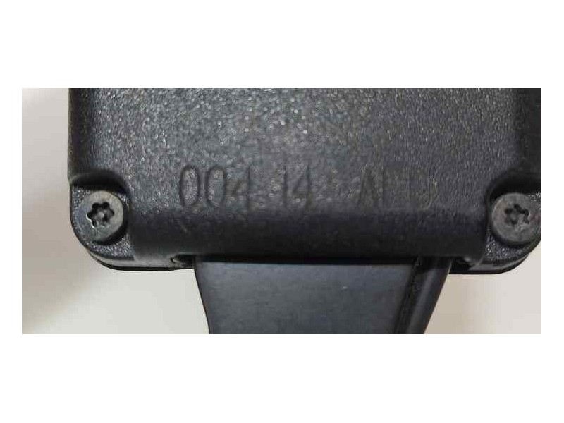 Recambio de cinturon seguridad delantero derecho para peugeot 208 access referencia OEM IAM 8H01 85825 