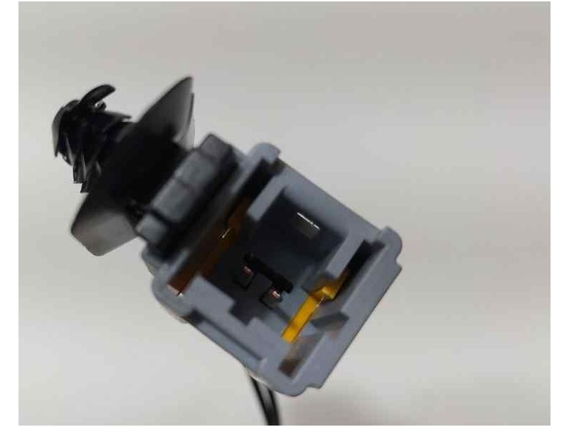 Recambio de cinturon seguridad delantero derecho para peugeot 208 access referencia OEM IAM 8H01 85825 