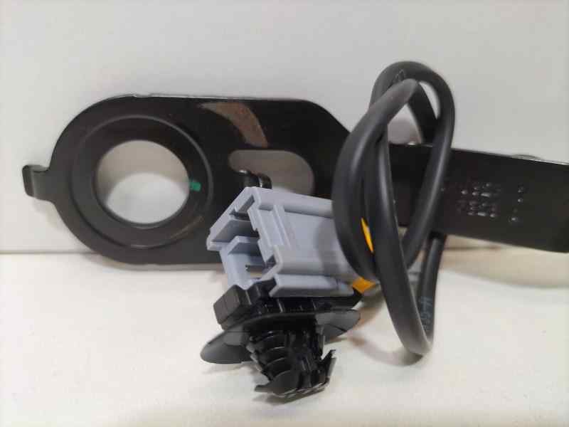 Recambio de cinturon seguridad delantero derecho para peugeot 208 access referencia OEM IAM 8H01 85825 