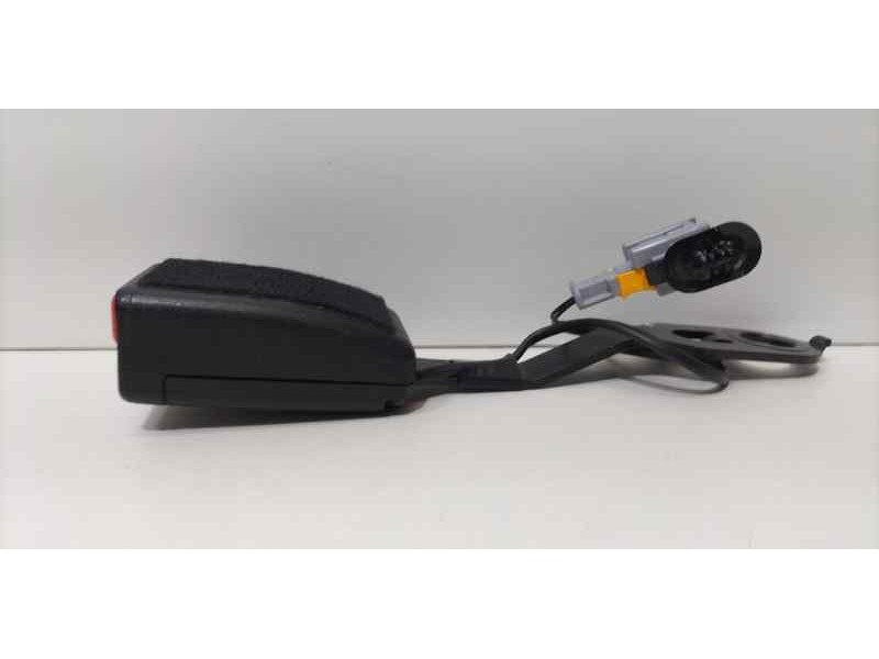 Recambio de cinturon seguridad delantero derecho para peugeot 208 access referencia OEM IAM 8H01 85825 