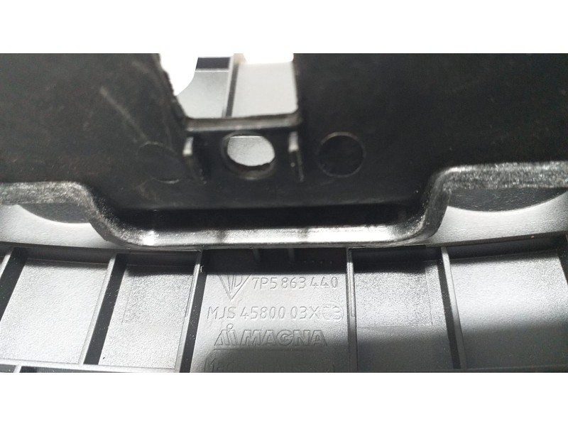 Recambio de molduras traseras para porsche cayenne (typ 92aa) gts referencia OEM IAM 7P5863239 66641 