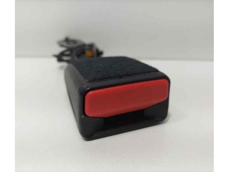 Recambio de cinturon seguridad delantero derecho para peugeot 208 access referencia OEM IAM 8H01 85825 