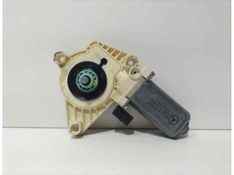 Recambio de motor elevalunas delantero izquierdo para mercedes-benz clase b (w245) 200 cdi (245.208) referencia OEM IAM A1698201