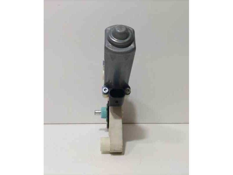 Recambio de motor elevalunas delantero izquierdo para mercedes-benz clase b (w245) 200 cdi (245.208) referencia OEM IAM A1698201