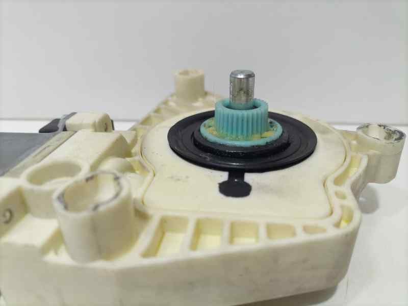 Recambio de motor elevalunas delantero izquierdo para mercedes-benz clase b (w245) 200 cdi (245.208) referencia OEM IAM A1698201