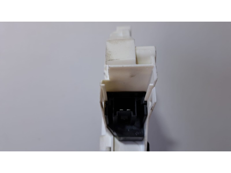 Recambio de motor elevalunas delantero izquierdo para skoda yeti active referencia OEM IAM 8K0959811A 76417 R