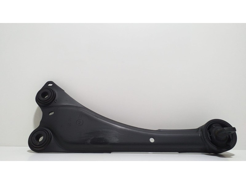 Recambio de brazo suspension inferior trasero derecho para toyota avensis cross sport (t27) comfort referencia OEM IAM 1ADFTV 55