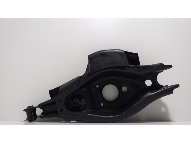 Recambio de brazo suspension inferior trasero derecho para toyota avensis cross sport (t27) comfort referencia OEM IAM 487300507