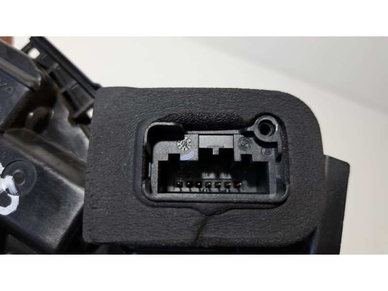 Recambio de cerradura puerta trasera derecha para skoda yeti active referencia OEM IAM 6V0839016C 76423 R