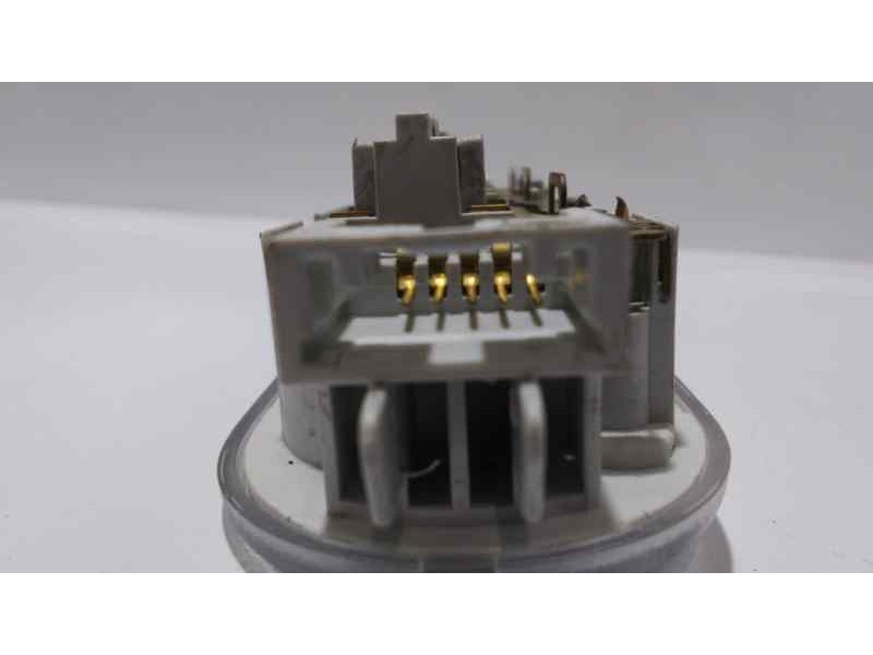 Recambio de luz interior para nissan juke (f15) acenta referencia OEM IAM 8200073234 47384 