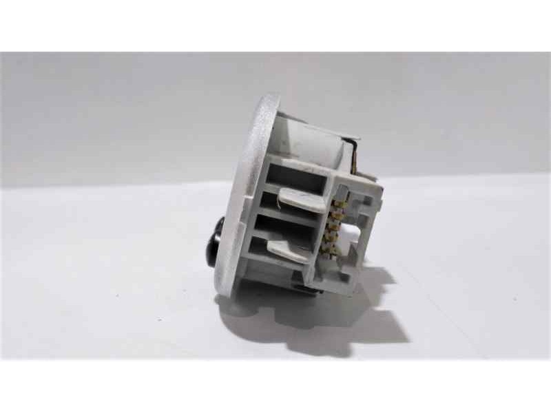 Recambio de luz interior para nissan juke (f15) acenta referencia OEM IAM 8200073234 47384 